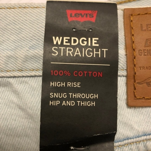 Levi's Wedgie Straight high rise one knee cutoff Jeans 29 x 28 light denim nwot - Picture 10 of 12
